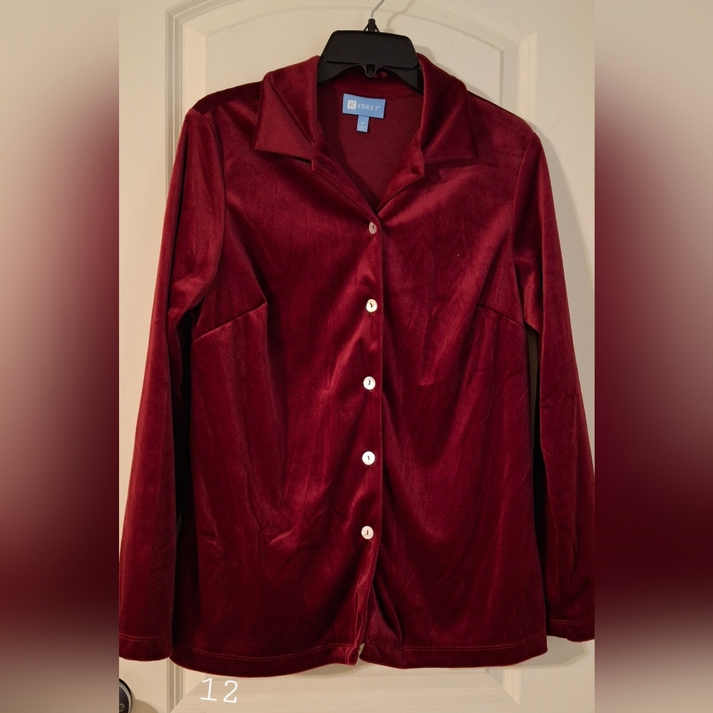 Koret womems blouse Red Velvetlike Button-up Long Sleeve M Shirt gothcore casual